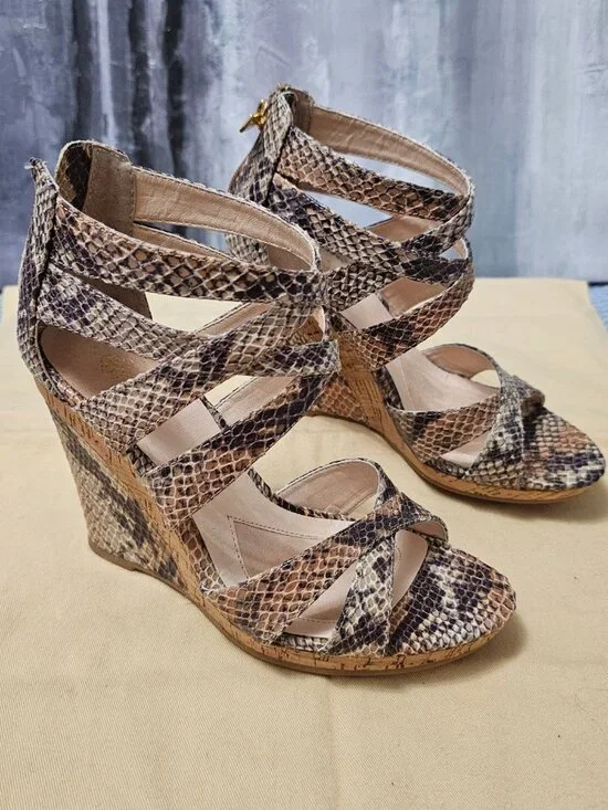 NWT Isola Snake Print Strappy Wedge Sandals Cork Heel Back Zip Neutral Size 6 - Picture 4 of 6